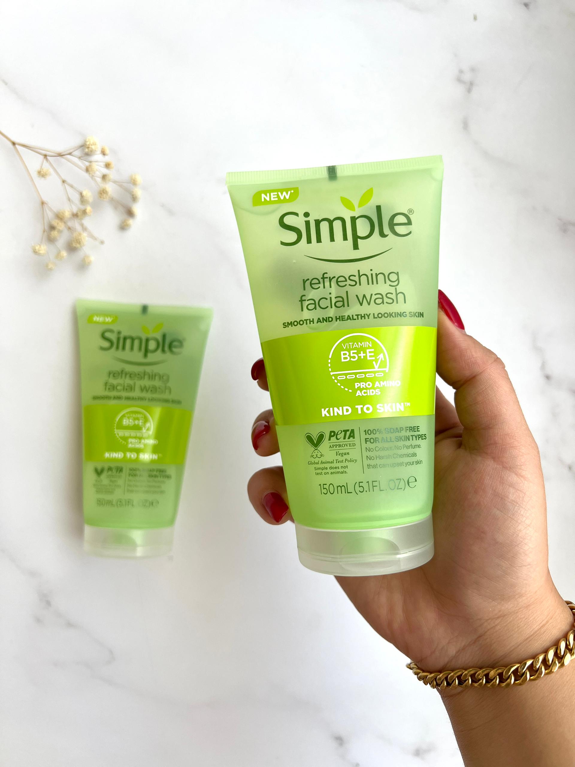 WhatsApp Image 2024-05-08 at 10.36.28 ژل شستشوی صورت سیمپل حجم 150ML - Image 1