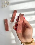 رژلب مایع براق میبلین مدل VINYL با دوام 16 ساعته