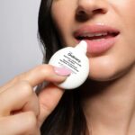 بالم لب اوردینری حاوی اسکوالان و آمینو اسیدThe Ordinary Squalane + Amino Acids Lip Balm - Image 3