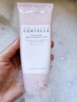 فوم شستشوی عمقی کنترل کننده‌ی منافذ سنتلا اسکین - Image 2